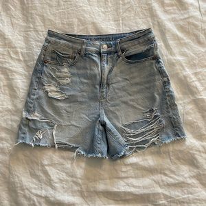 American Eagle baggy mom short, size 6